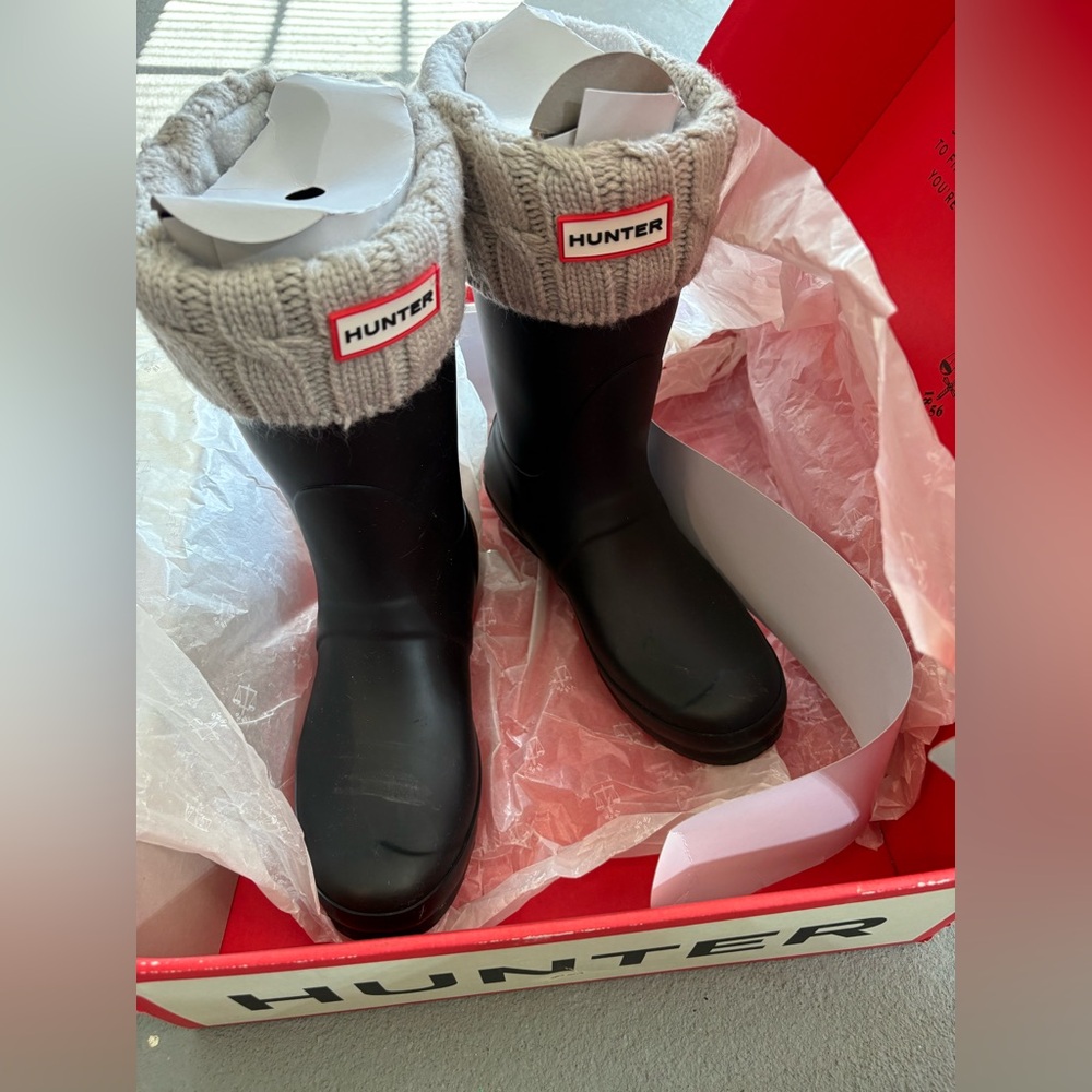 Hunter Mid Adjustable Back Black Boots with Hunter Knit Cuff Boot Socks